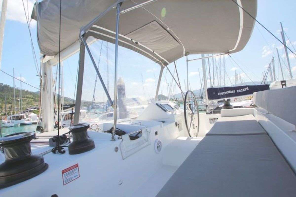 yacht-587361
