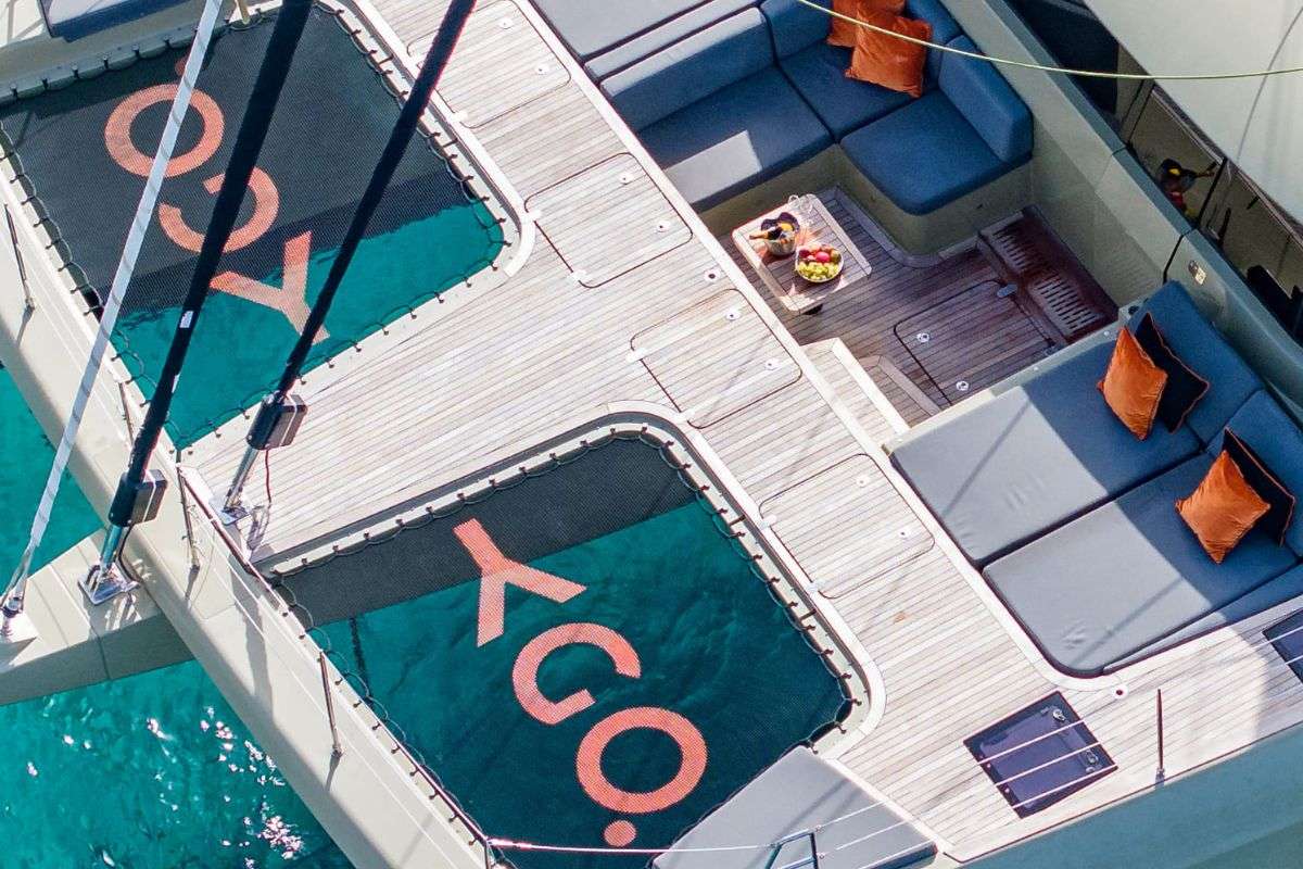 yacht-585373