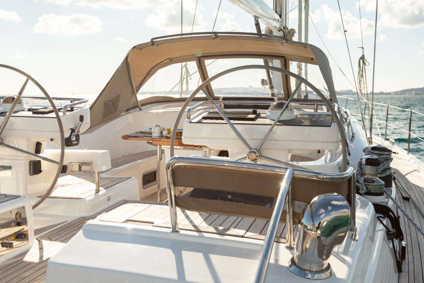 yacht-550365