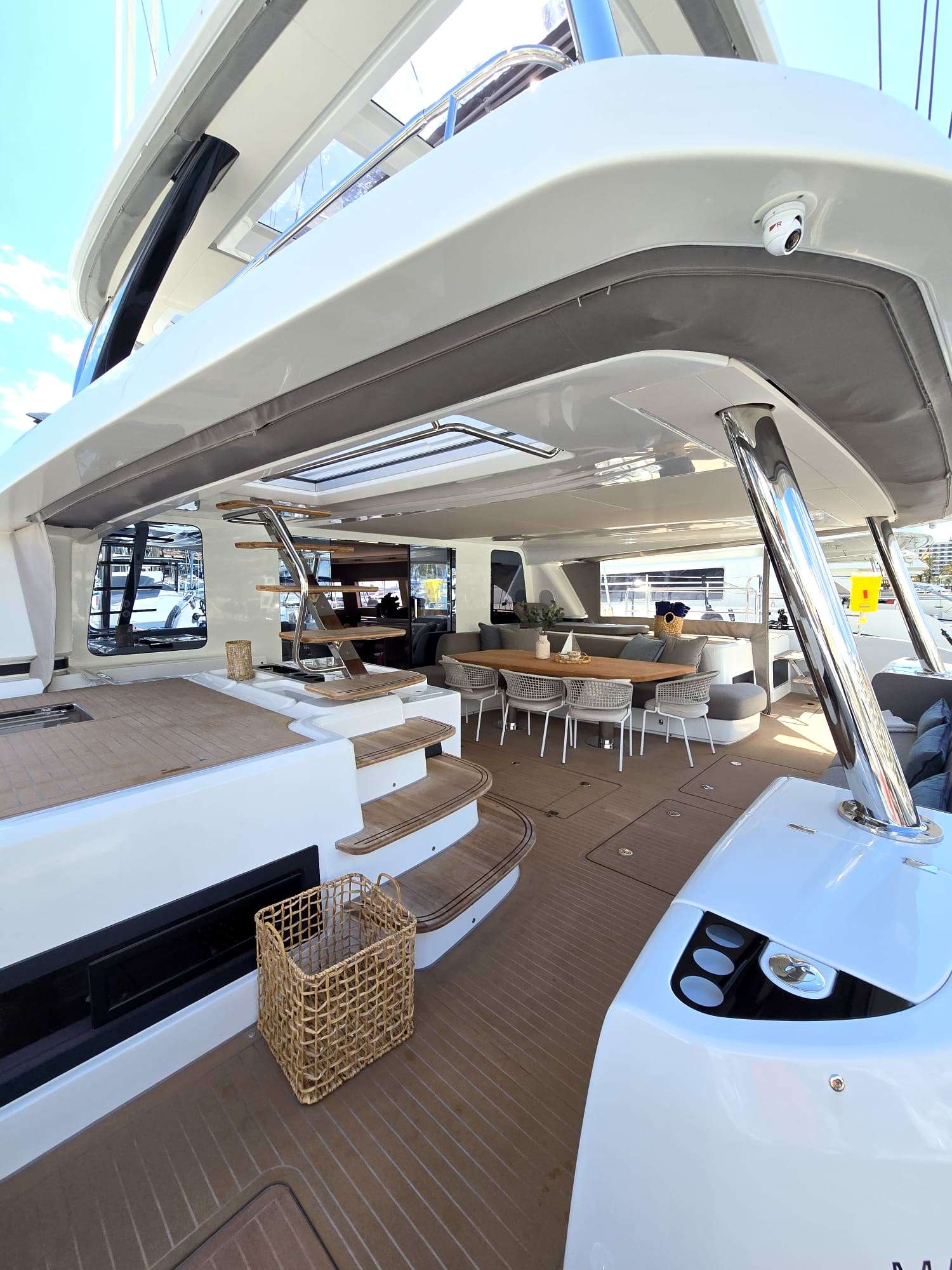 yacht-584991