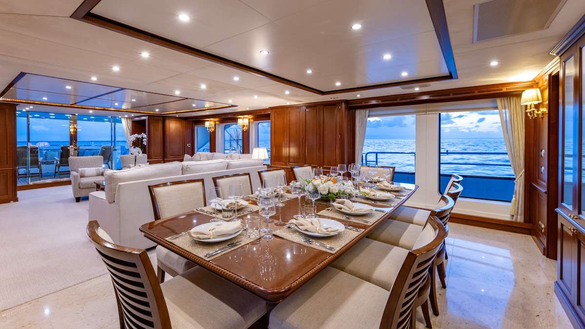yacht-583369