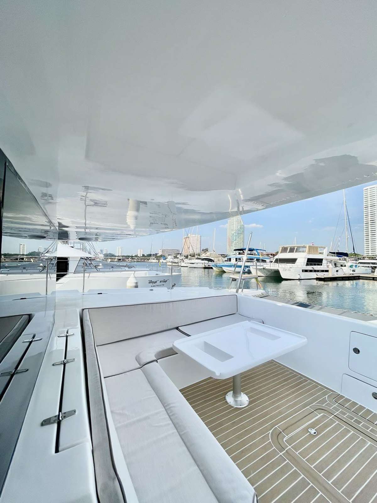 yacht-549800