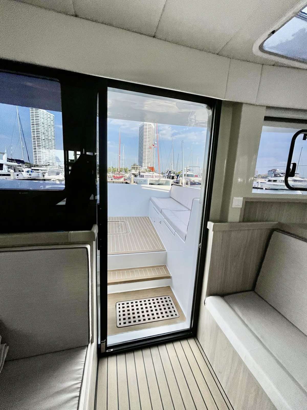 yacht-549813