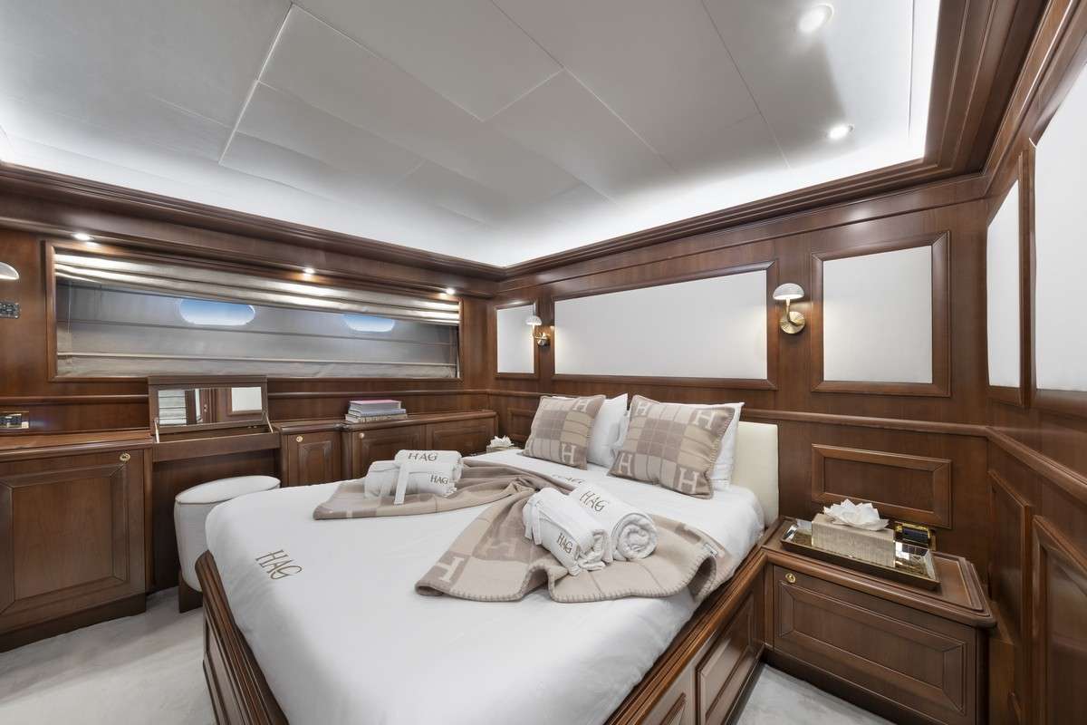 yacht-550748