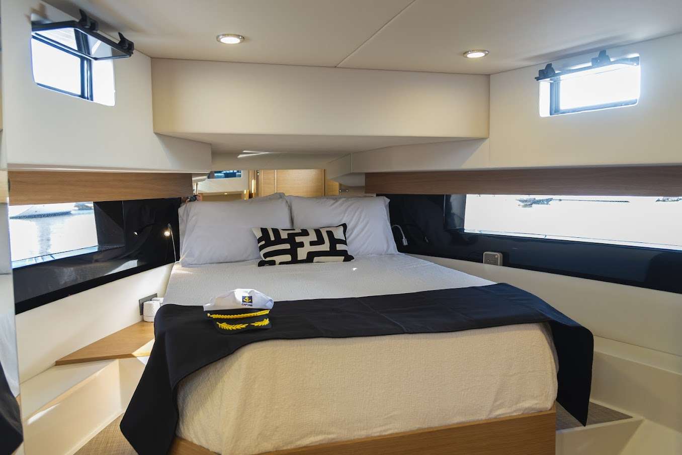 yacht-550628