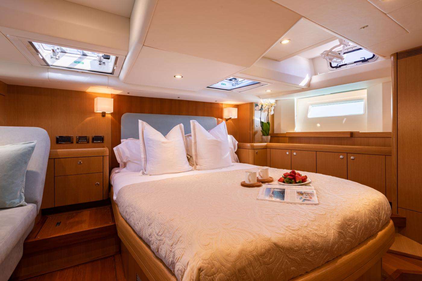 yacht-550352