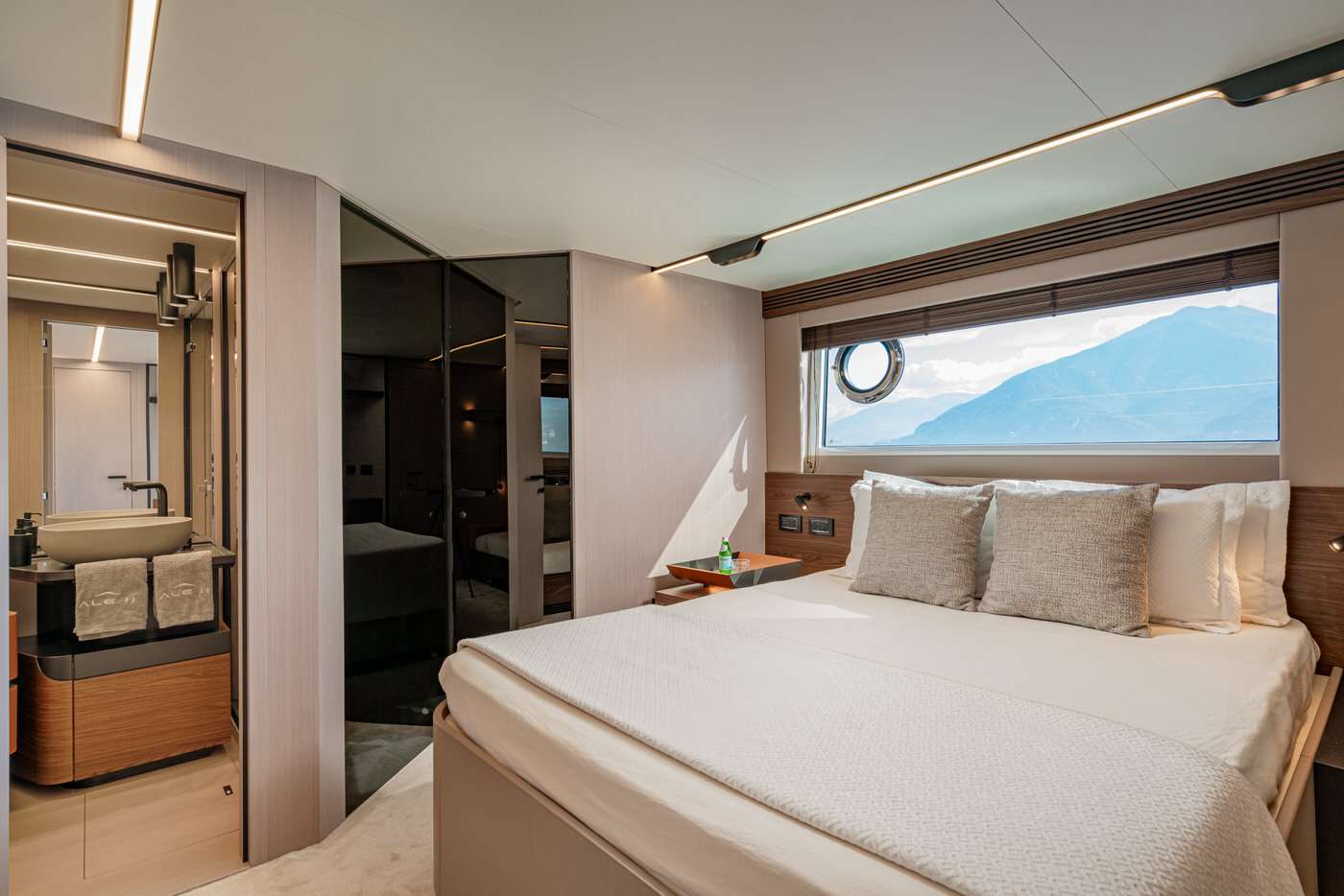 yacht-550400