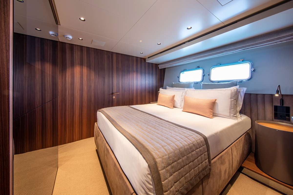 yacht-550178