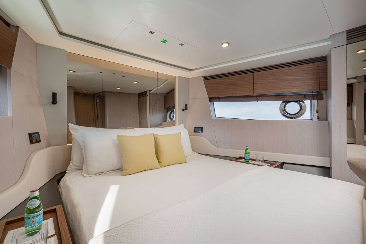 yacht-550396