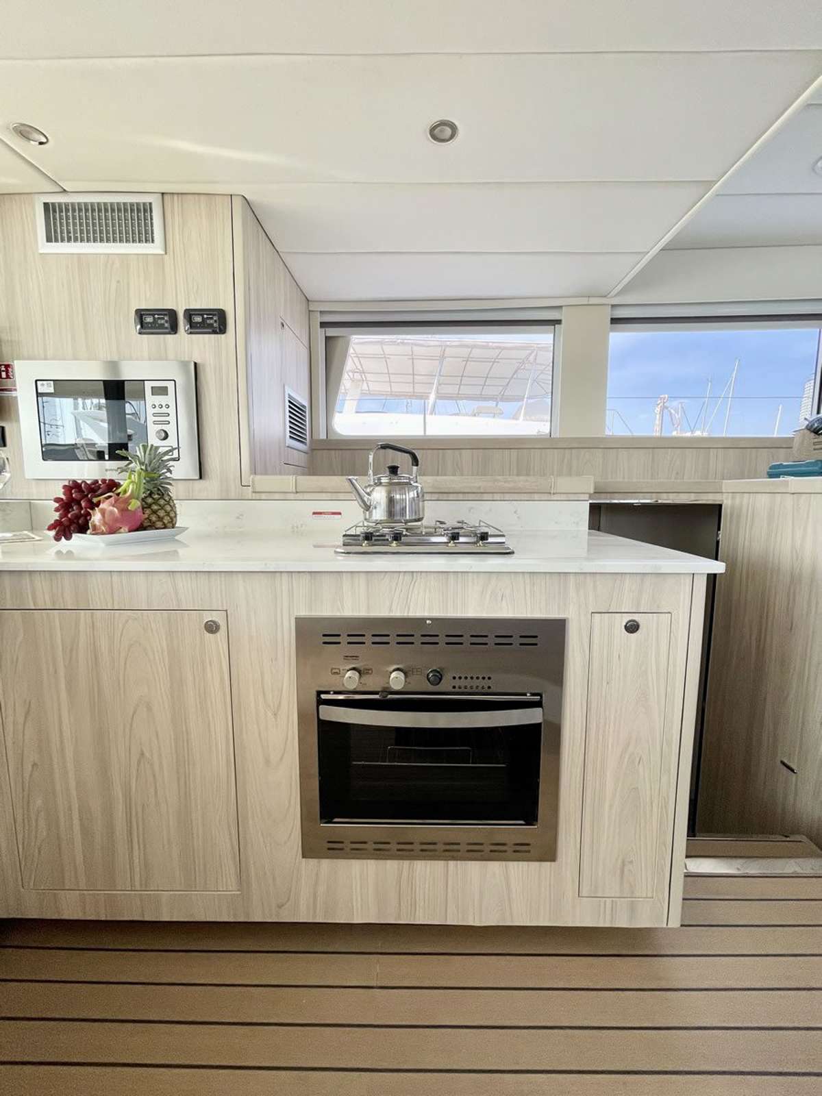 yacht-549811