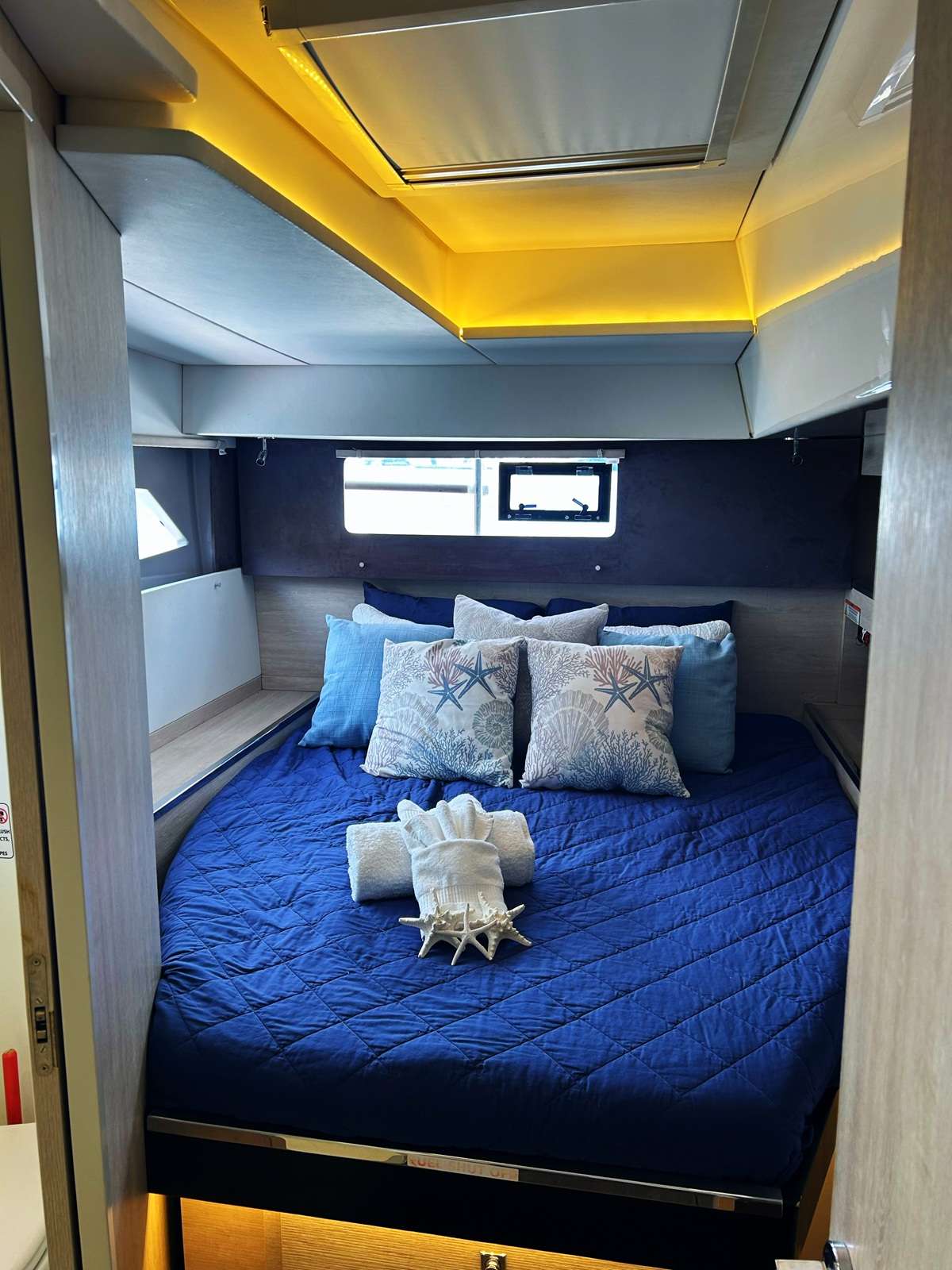 yacht-549827