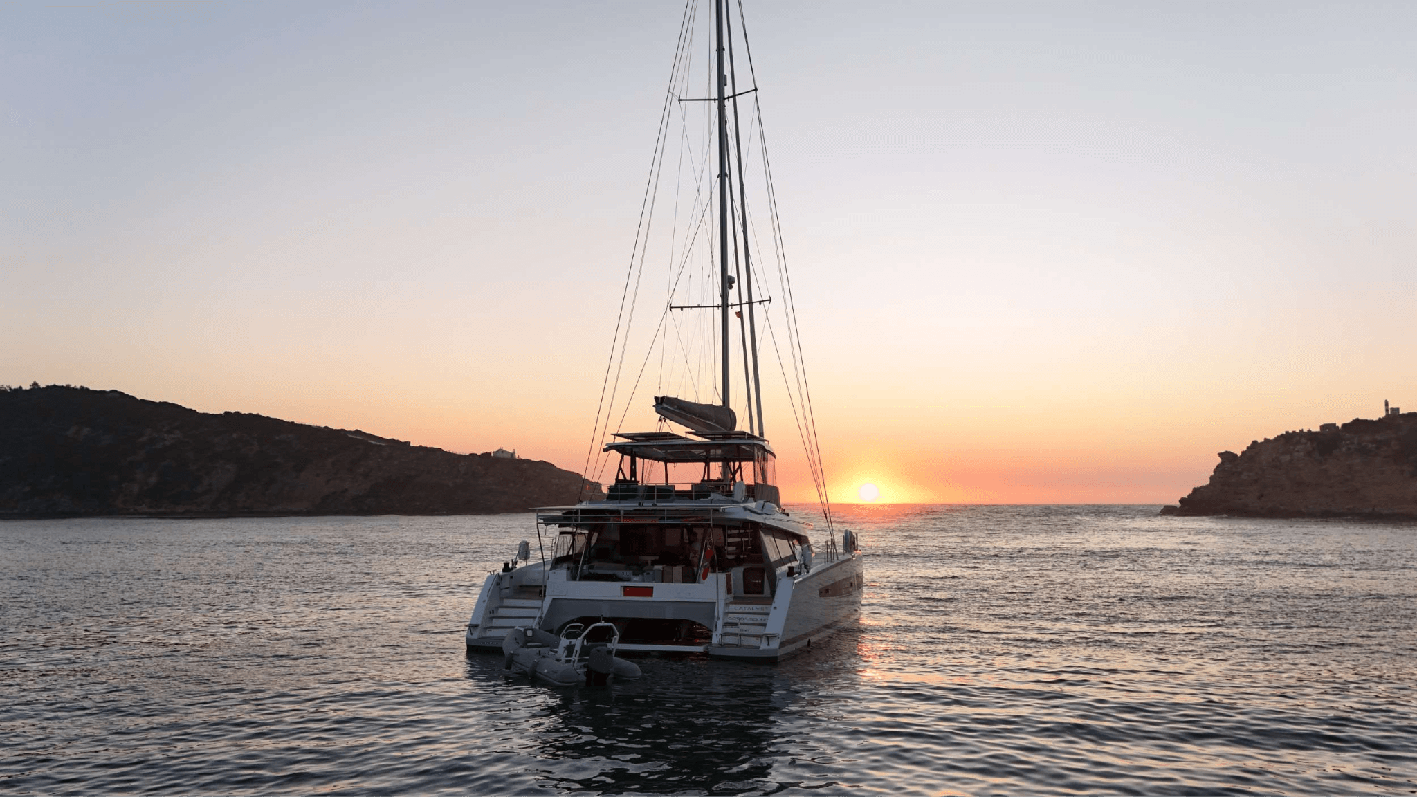 charter_a_luxury_catamaran_for_the_grenadines