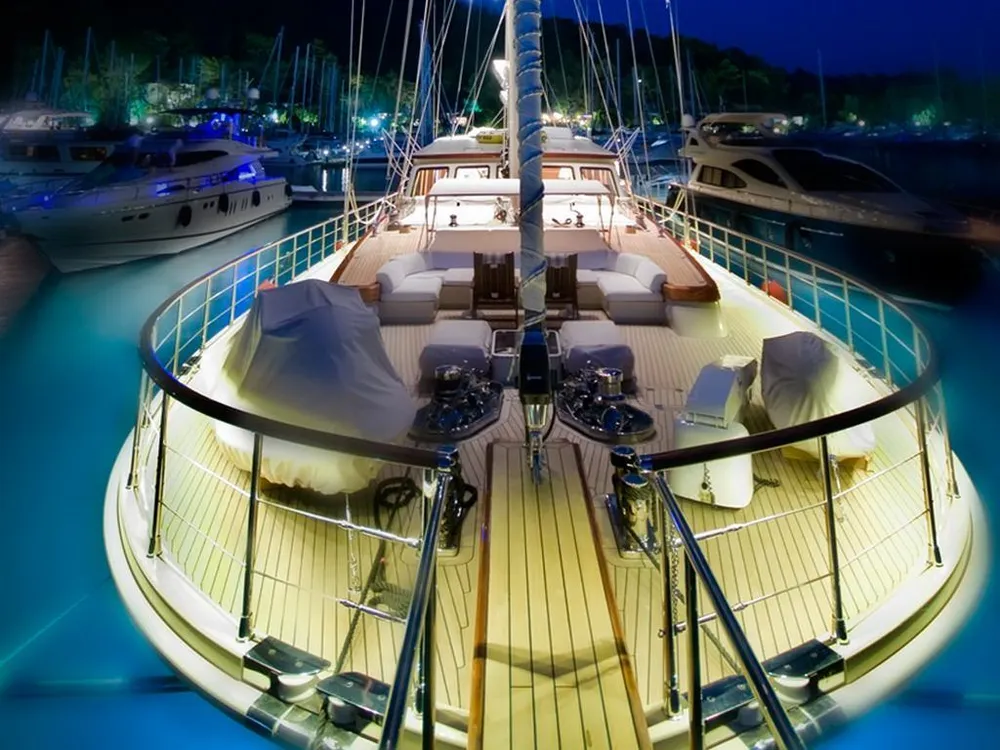 yacht-73913