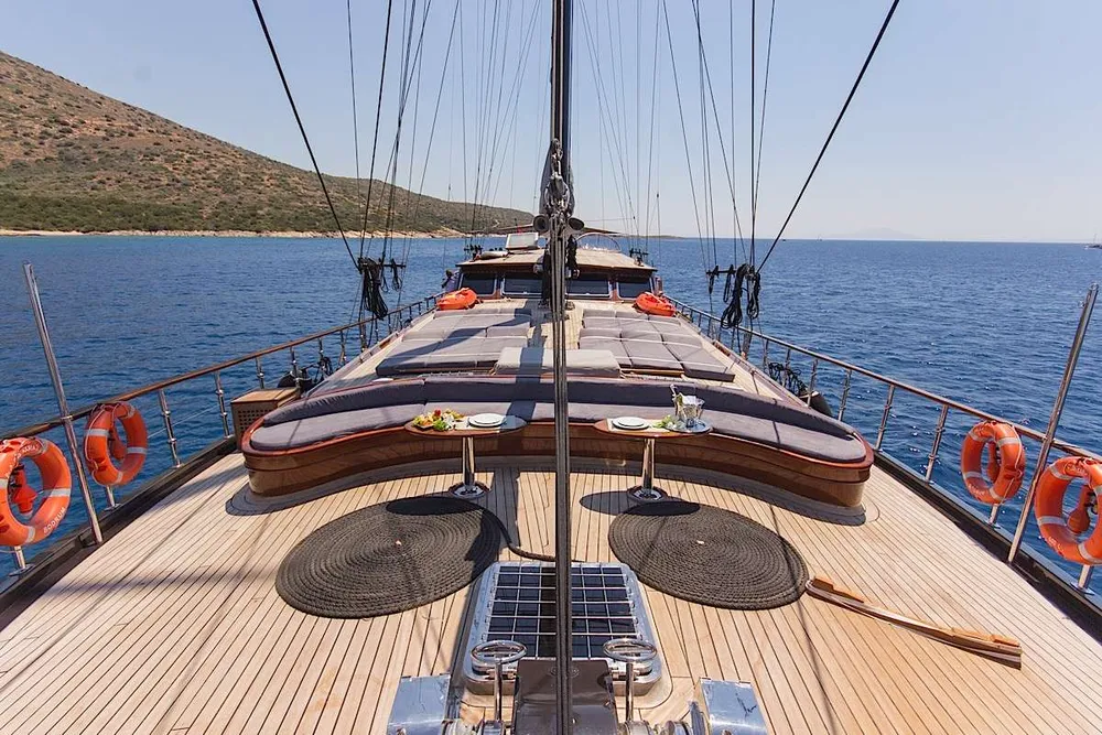 yacht-144701