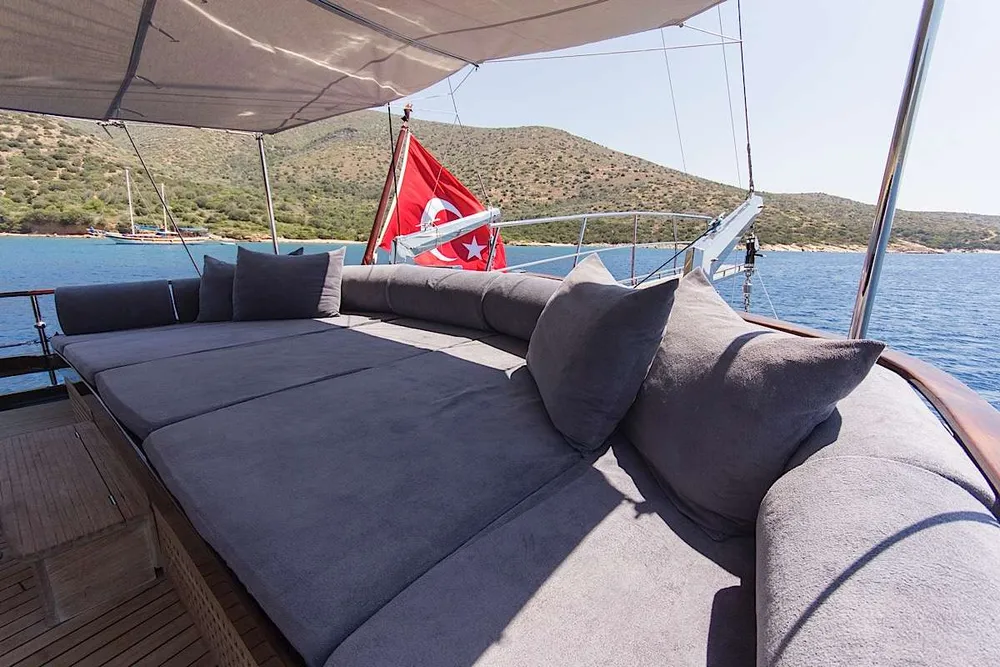 yacht-144703