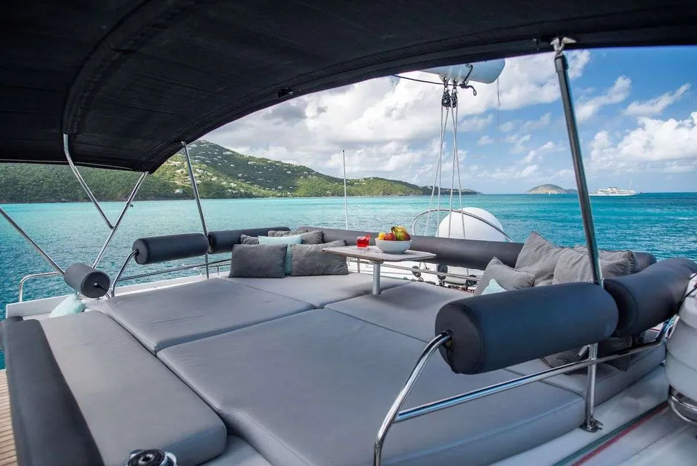 yacht-76935
