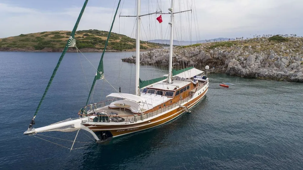 yacht-84890
