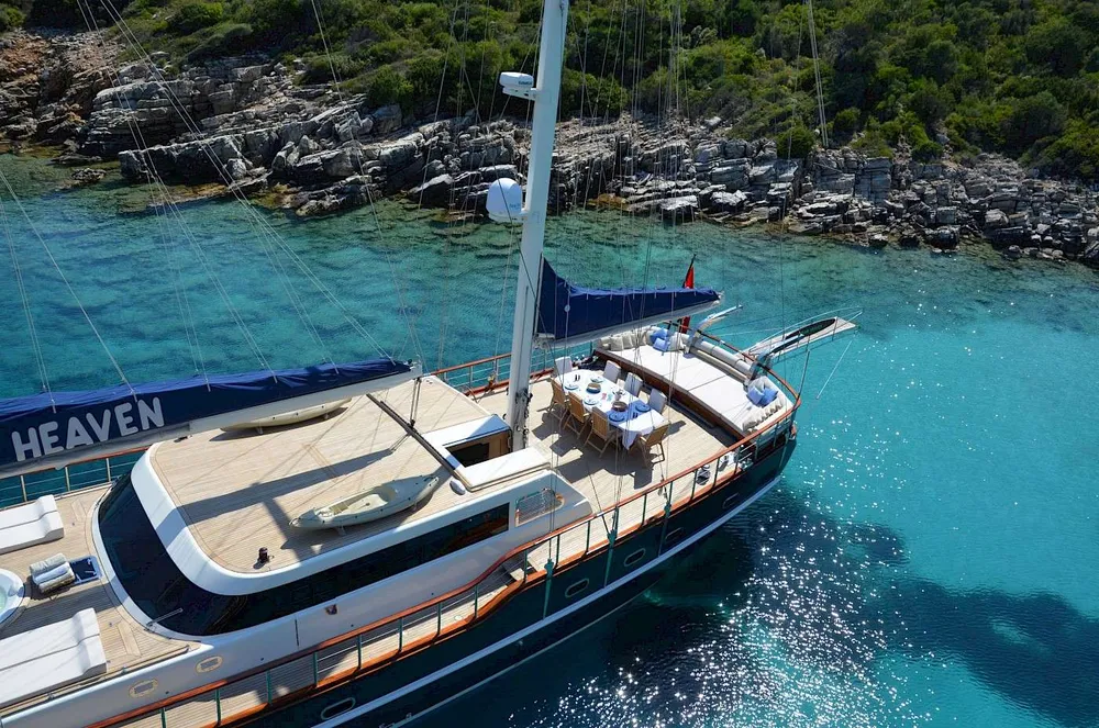 yacht-145009