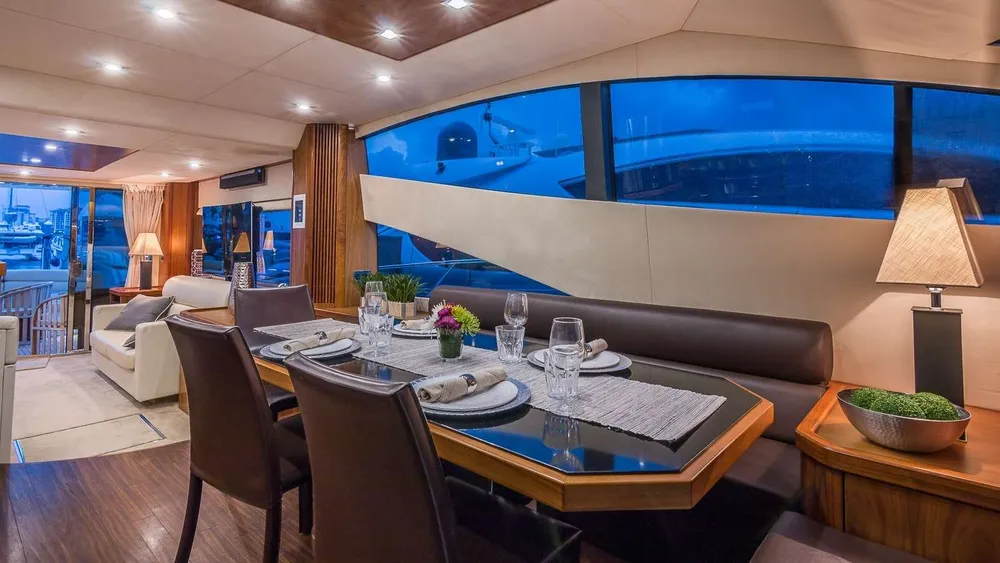 yacht-145162