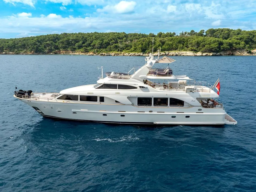 yacht-19463
