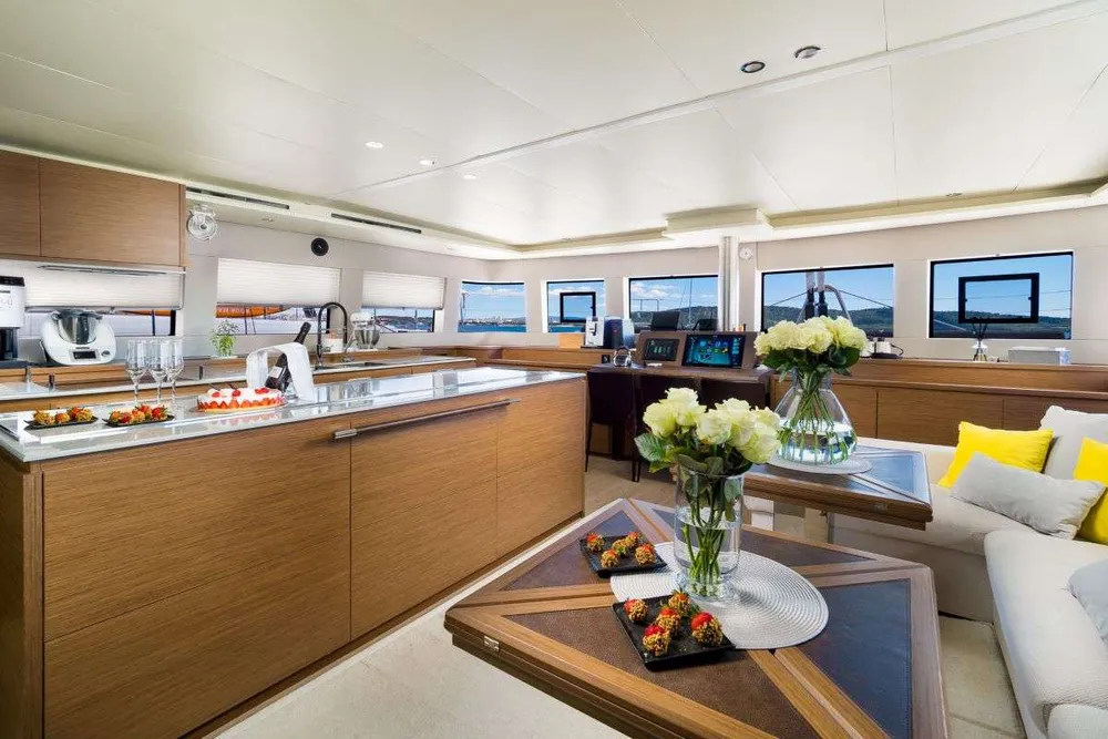 yacht-23390