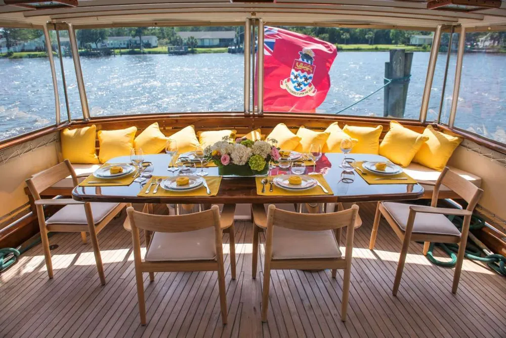 yacht-97943