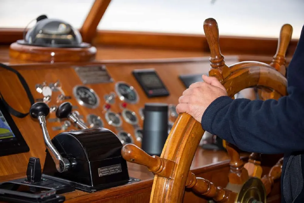 yacht-97944