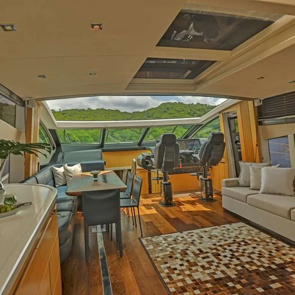 yacht-110604