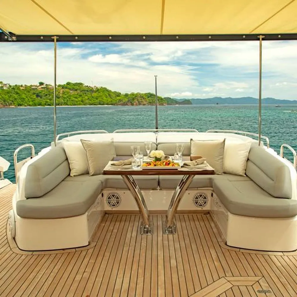 yacht-110606