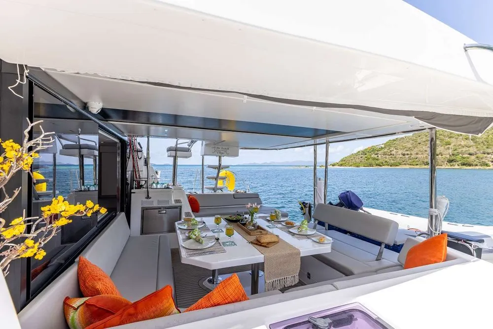yacht-472875