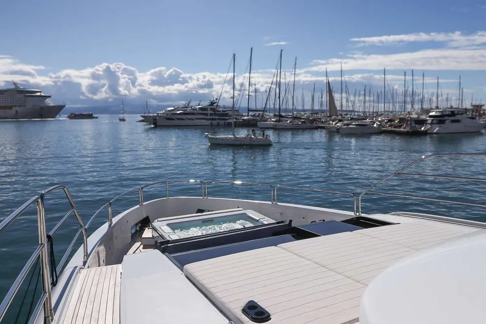 yacht-472717