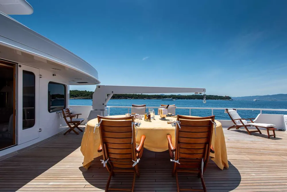 yacht-526911