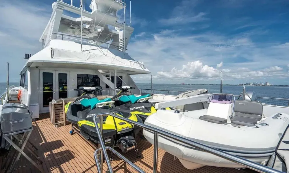 yacht-588081