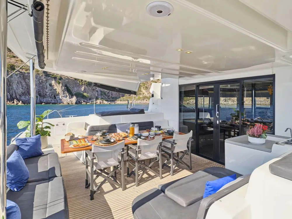 yacht-593771