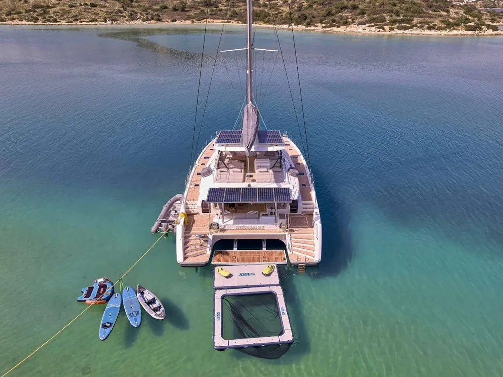 yacht-571993