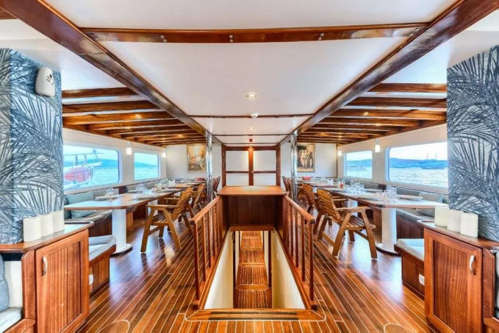 yacht-573210