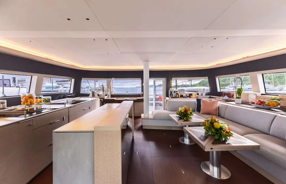 yacht-575535
