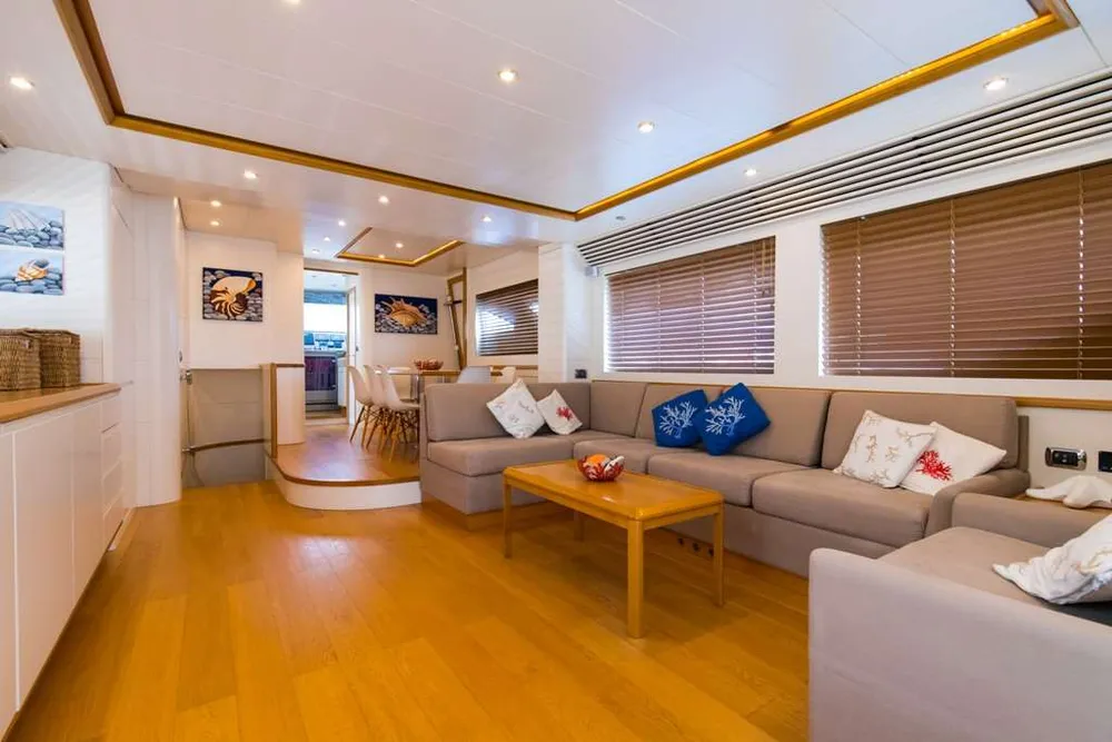 yacht-587818