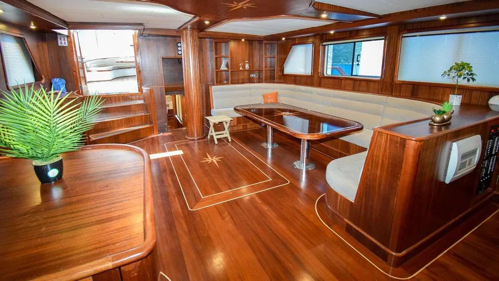 yacht-572771