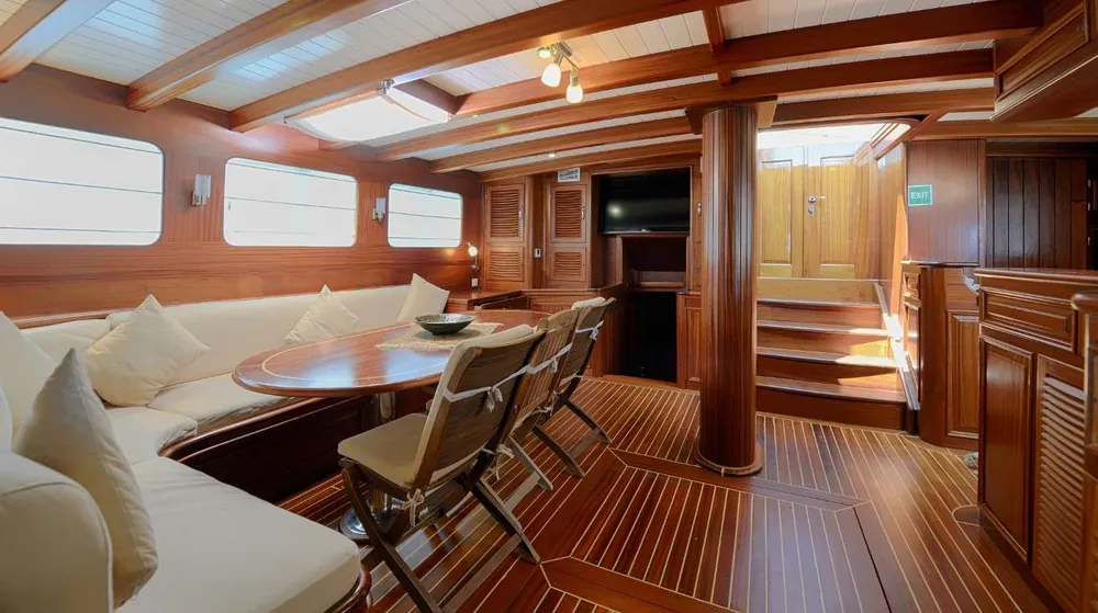 yacht-568968