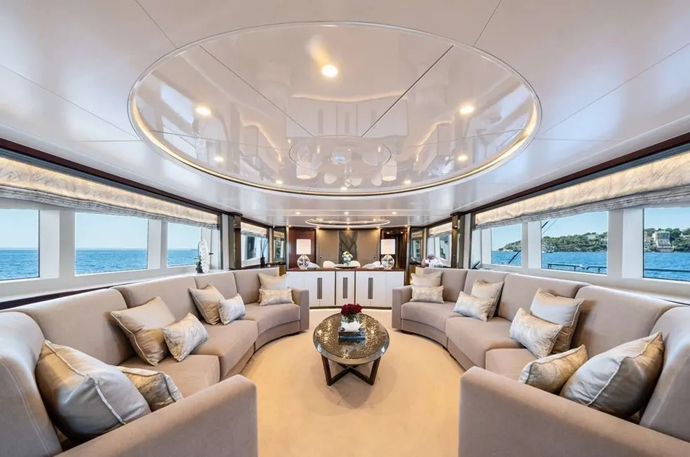 yacht-586790