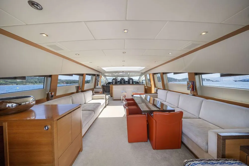 yacht-588875