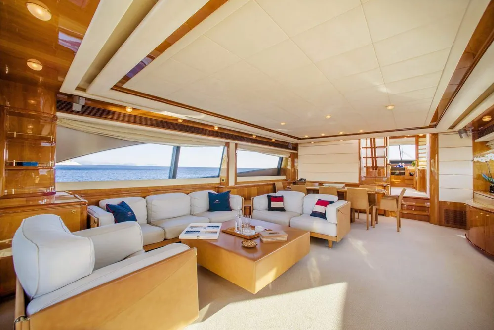 yacht-560208