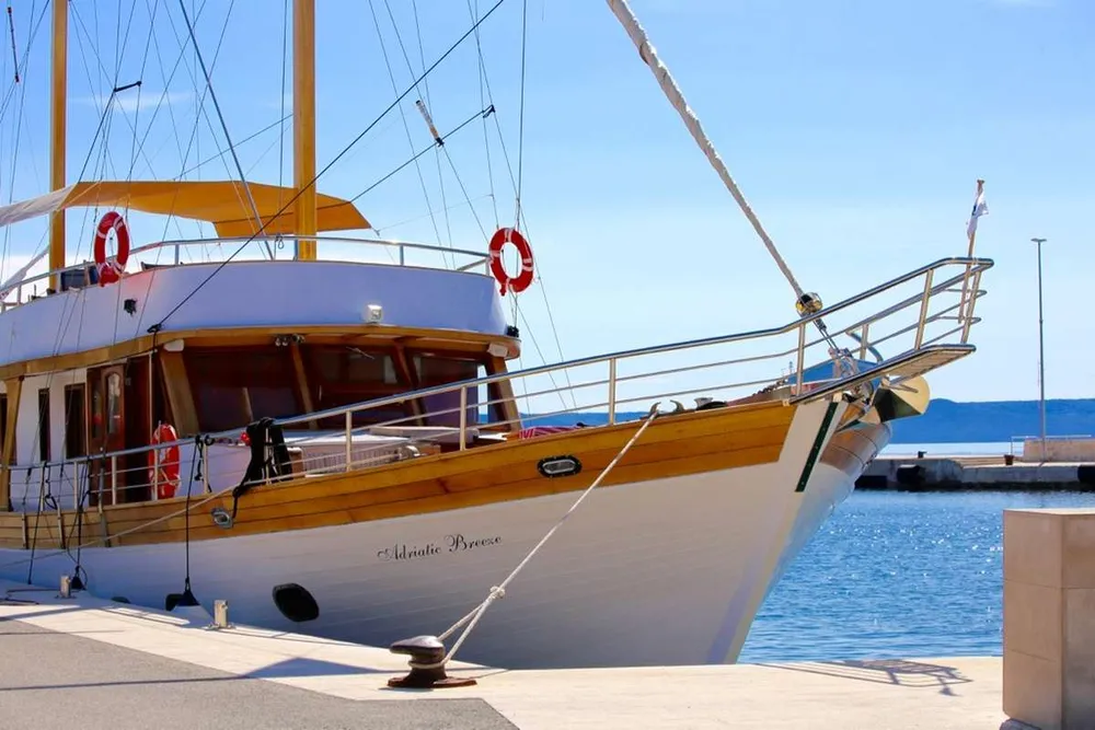 yacht-574929