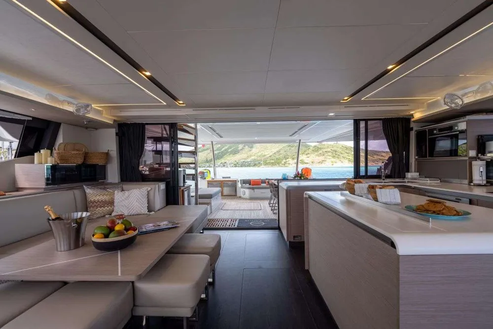 yacht-568102