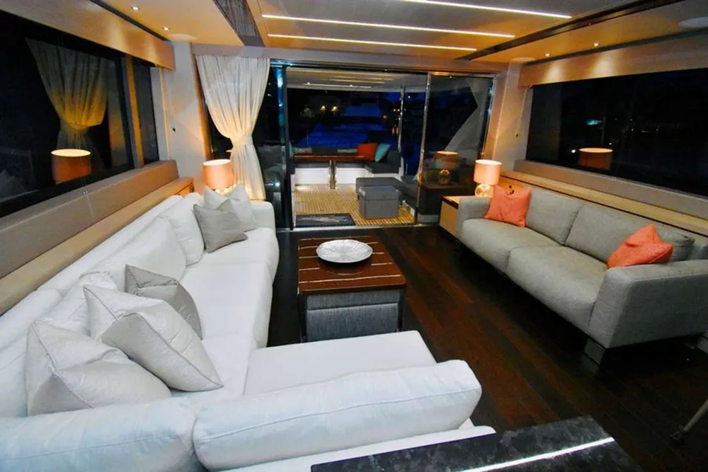 yacht-593795