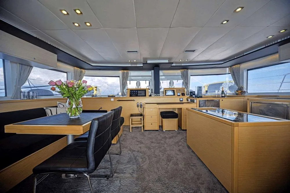 yacht-586890
