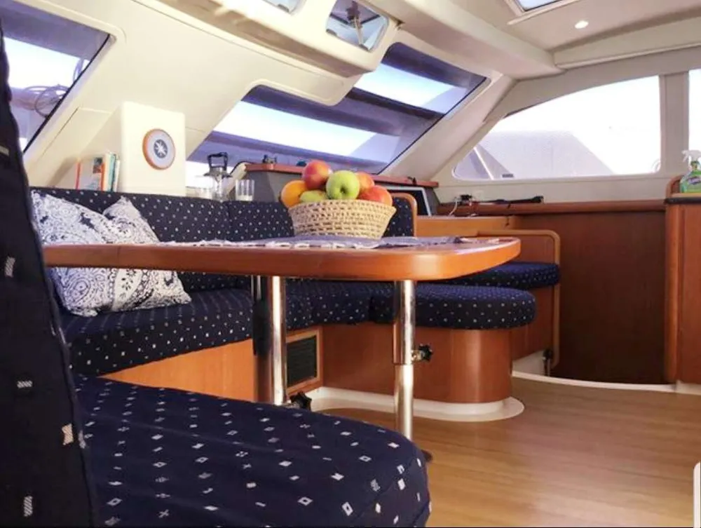 yacht-576076