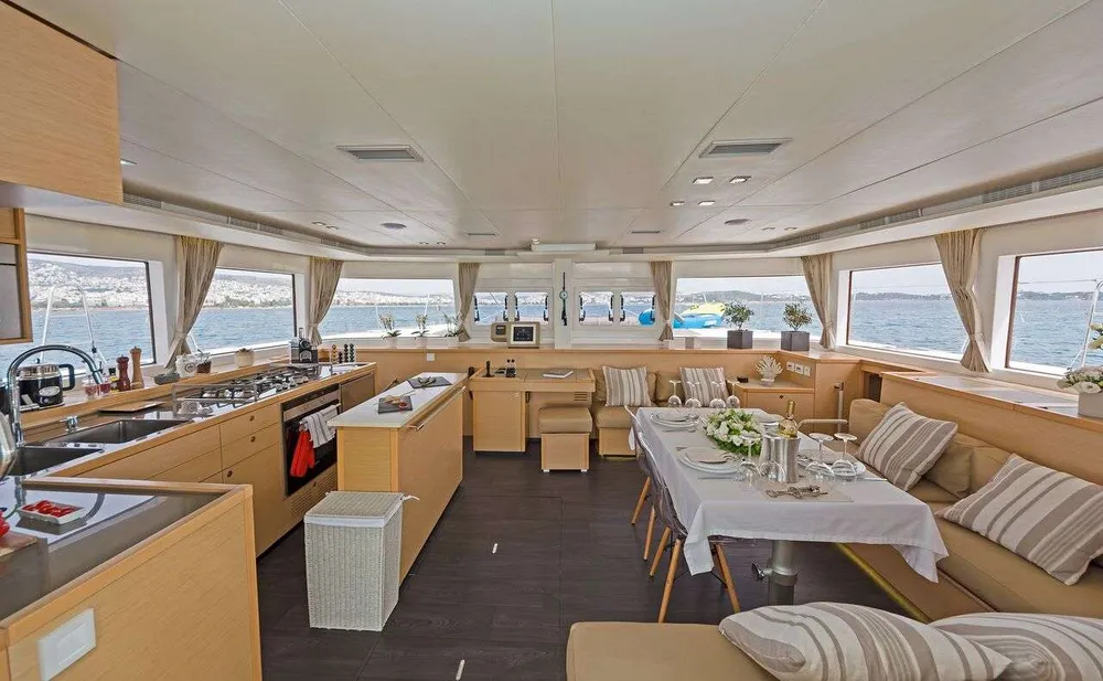 yacht-570079