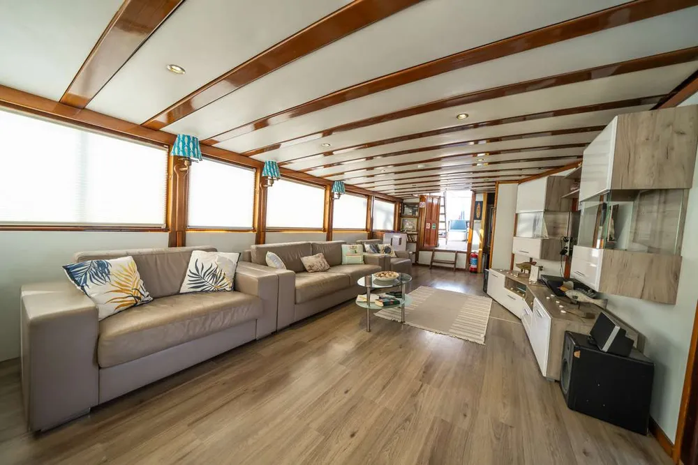 yacht-572739